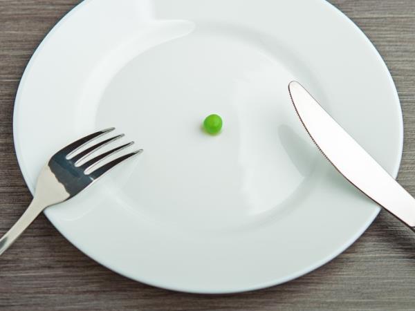 Presenetljiva dieta, ki posnema stradanje